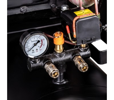 Компрессор масляный ременной AEROMAX 1050/300