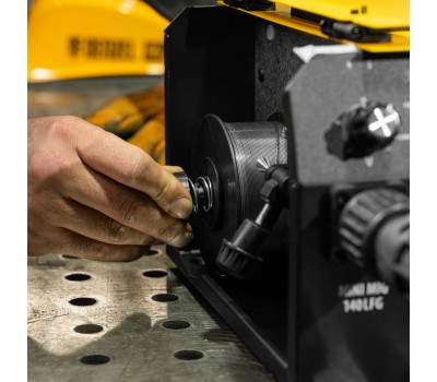 Аппарат инвертор. полуавтомат. сварки Mini MIG-140LFG, 140 А, ПВ 60%// Denzel