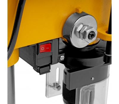 Станок сверлильный DDM-350L, 350 Вт, 13 мм, 5 ск., лазер, настольный Denzel Станок сверлильный DDM-350L, 350 Вт, 13 мм, 5 ск., лазер, настольный Denzel