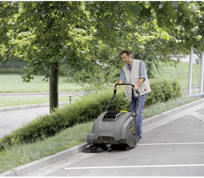 Подметально-Всасывающая МашинаKM 75/40 W G