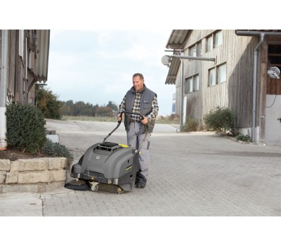 Подметально-Всасывающая МашинаKM 75/40 W G