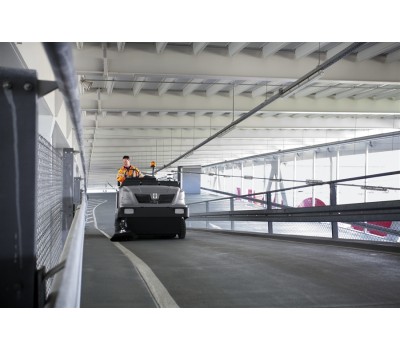 Подметально-Всасывающая МашинаKM 150/500 R D