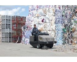 Подметально-Всасывающая МашинаKM 130/300 R D-foto5