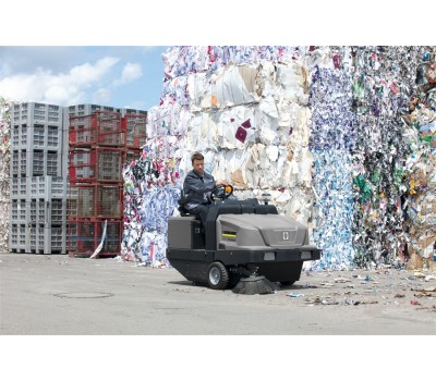 Подметально-Всасывающая МашинаKM 130/300 R D