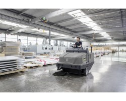 Подметально-Всасывающая МашинаKM 120/250 R D Classic-foto2